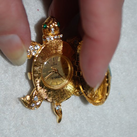 Turtle Watch/Pin - Cute! - Picture 5 of 7